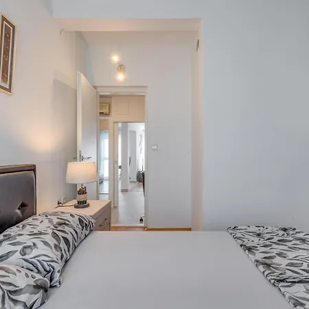 Апартаменты Modern 90 M2 With Balcony W The Sea View *