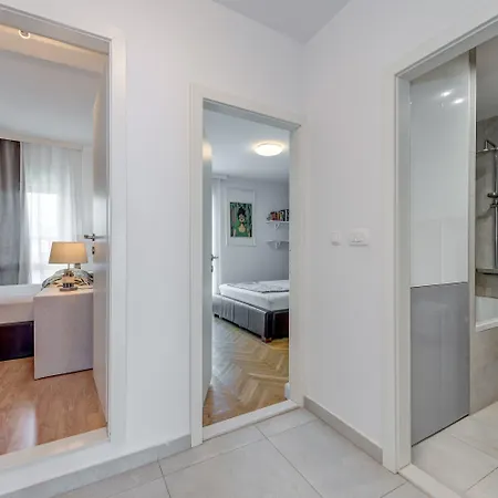 Modern 90 M2 With Balcony W The Sea View * Сплит