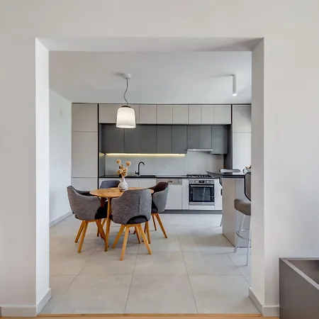 Modern 90 M2 With Balcony W The Sea View * Spalato